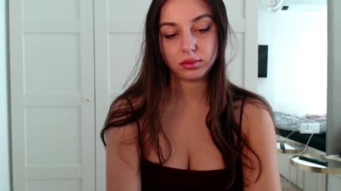 Courtney online show from November 6, 8:09 am