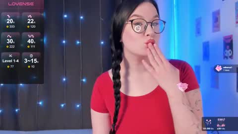 Snapshot of coy_amina_ chatting on February 20, 5:12 am Lilith online show from February 20, 5:12 am