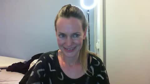 Anny online show from November 5, 12:38 am