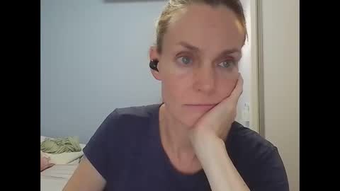 Anny online show from April 30, 8:57 pm