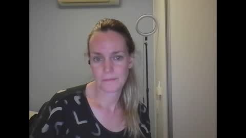 Anny online show from November 18, 12:11 am