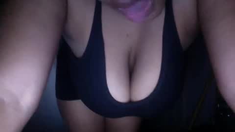 Snapshot of creamycocobabe chatting on January 24, 4:37 am CreamyCocoBabe online show from January 24, 4:37 am