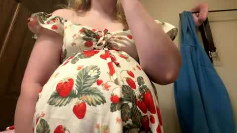 Breed me daddy  online show from July 31, 3:57 pm
