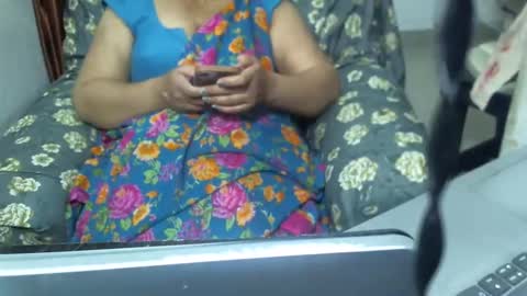 Snapshot of crezybhabihot chatting on February 7, 5:51 pm Sonika69 online show from February 7, 5:51 pm