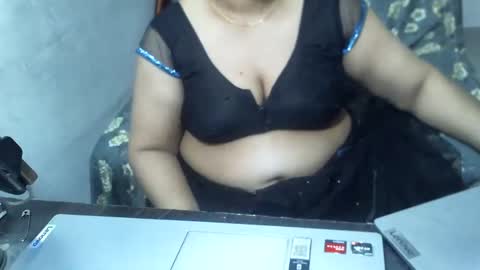 Snapshot of crezybhabihot chatting on February 11, 11:12 pm Sonika69 online show from February 11, 11:12 pm