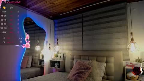 Snapshot of cristal__hot_1 chatting on October 17, 5:10 am Cristal online show from October 17, 5:10 am