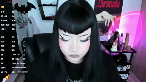 Cris online show from May 28, 8:51 pm