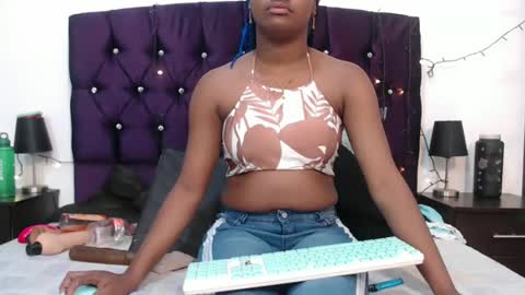 Snapshot of cristal_smith06 chatting on January 5, 6:24 am Hanna online show from January 5, 6:24 am