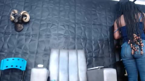 Snapshot of cristal_smith06 chatting on October 5, 12:10 pm Hanna online show from October 5, 12:10 pm