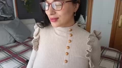 Kathe alone 1000am UTC 1   and  2200pm UTC 1 online show from December 17, 9:50 am