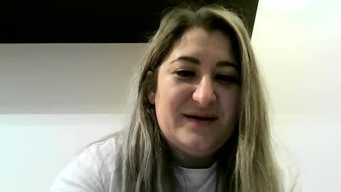 Snapshot of cristina20021991 chatting on January 1, 1:37 am cristina20021991 online show from January 1, 1:37 am
