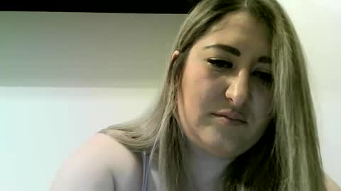 Snapshot of cristina20021991 chatting on December 22, 4:48 pm cristina20021991 online show from December 22, 4:48 pm