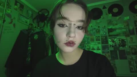 cruella_mira online show from November 13, 4:39 pm