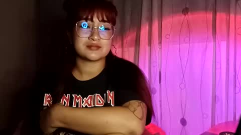 Snapshot of crystal_669 chatting on February 6, 4:21 am carol online show from February 6, 4:21 am