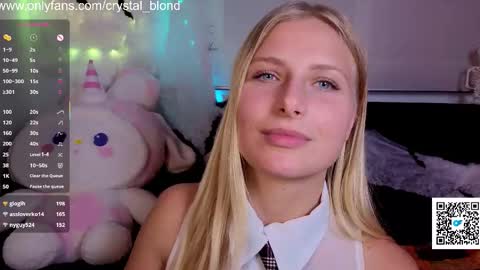 Snapshot of crystal_blond chatting on October 19, 9:28 pm Crystal online show from October 19, 9:28 pm
