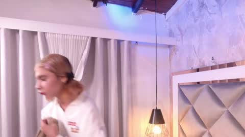 crystal_gilton online show from June 8, 11:55 am