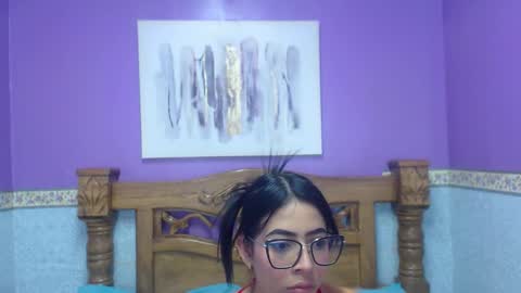 I AM CRYSTAL online show from December 16, 7:20 pm