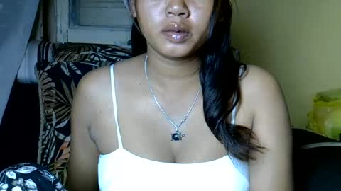 crystalbellax online show from June 28, 5:47 am