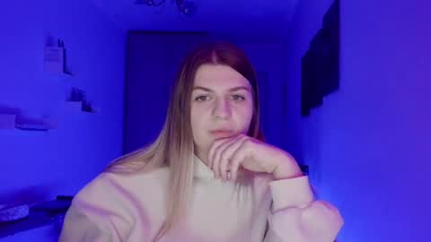 crystalblush01 online show from May 4, 6:44 pm