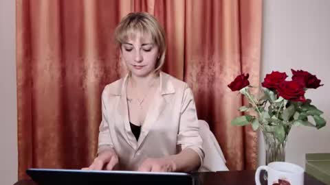 Mary online show from June 14, 8:53 pm