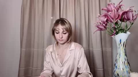 Mary online show from July 15, 7:51 pm