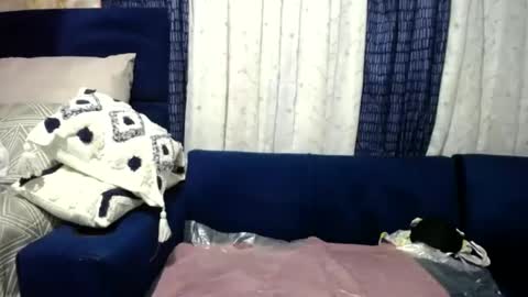 Snapshot of crystaljes chatting on January 9, 10:52 pm crystaljes online show from January 9, 10:52 pm