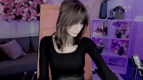 crystallbloom online show from February 23, 1:10 pm