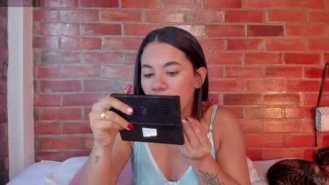Snapshot of crystalvazquez chatting on December 3, 11:43 am Soy Crystal online show from December 3, 11:43 am