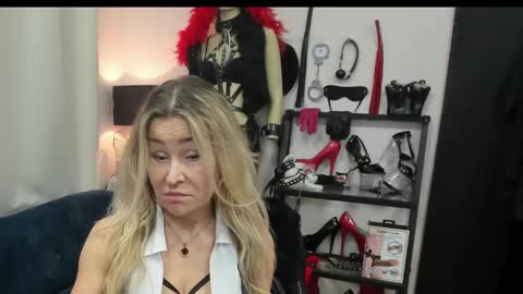 CrystalHotty online show from March 17, 6:17 am