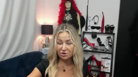 CrystalHotty online show from September 17, 4:32 am