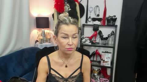 CrystalHotty online show from November 5, 5:45 am