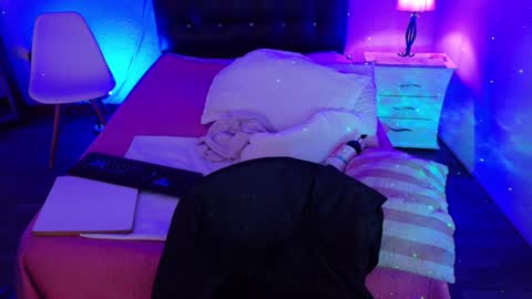 Snapshot of cuckoldlover69_ chatting on February 7, 3:02 am cuckoldlover69_ online show from February 7, 3:02 am