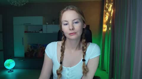 Alexia online show from November 24, 1:57 pm