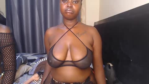 Snapshot of cum_central chatting on February 16, 5:15 am cum_central online show from February 16, 5:15 am