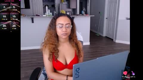 Nia Reese online show from June 20, 7:50 pm