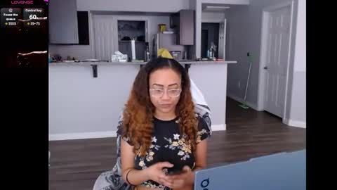 Nia Reese online show from June 18, 6:57 pm