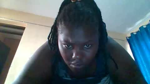 Snapshot of cupidcurvygirl26 chatting on October 15, 5:21 am sweetpearl online show from October 15, 5:21 am