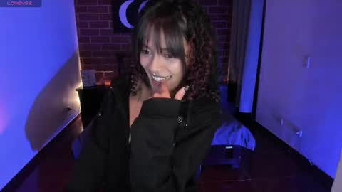curly_scarlett69 online show from July 28, 11:59 pm
