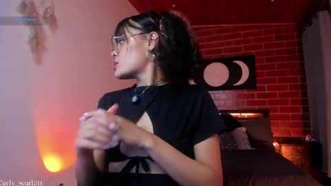 curly_scarlett69 online show from June 24, 11:26 pm