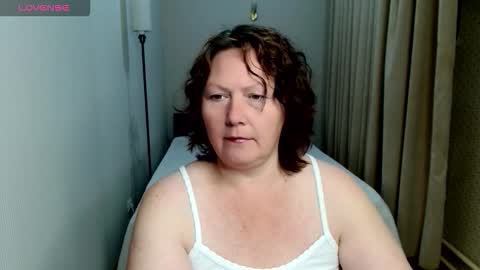Snapshot of curvy_girlz chatting on September 9, 5:13 pm curvy_girlz online show from September 9, 5:13 pm