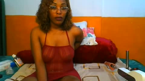 curvylyin online show from July 12, 1:23 pm
