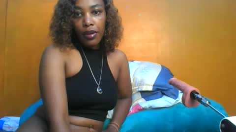curvylyin online show from April 3, 1:31 pm