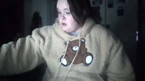 Snapshot of curvyplayday chatting on December 5, 6:43 am dahlia -kim online show from December 5, 6:43 am