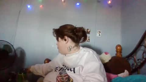 Snapshot of curvyplayday chatting on February 23, 8:07 pm dahlia -kim online show from February 23, 8:07 pm