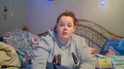 Snapshot of curvyplayday chatting on February 1, 9:11 am dahlia -kim online show from February 1, 9:11 am