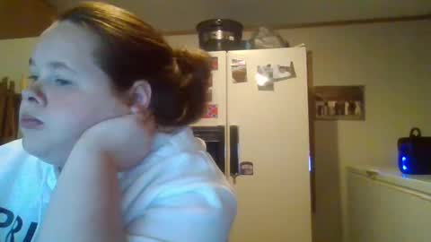 Snapshot of curvyplayday chatting on December 16, 3:30 am dahlia -kim online show from December 16, 3:30 am