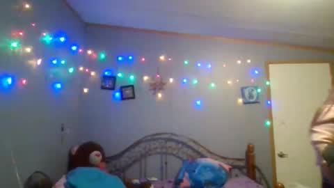 Snapshot of curvyplayday chatting on February 11, 12:59 am dahlia -kim online show from February 11, 12:59 am