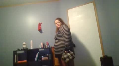 Snapshot of curvyplayday chatting on September 18, 1:59 am dahlia -kim online show from September 18, 1:59 am