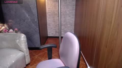 cute_angel_1 online show from July 13, 1:50 am