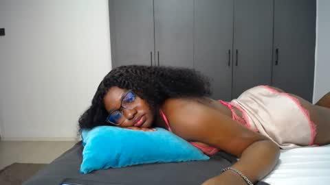 Liya online show from July 10, 2:12 am